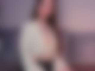 Live cam show with SeeSnelgrove - MILF Teen (18+) on CamwithHer