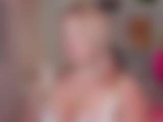 Live cam show with Effie-Leee - Green Eyes on Camsoda