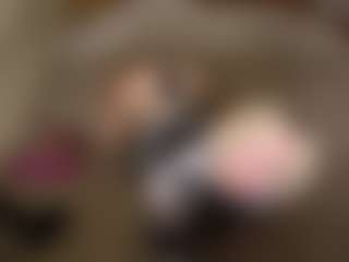 Live cam show with LaraKonzen - Tittyfuck on Milfs Live