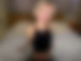 Live cam show with LaraKonzen - Genital Piercings on Fling VIP Chat