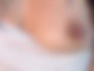 Live cam show with Chloe-Brm - Nipple Piercings on camgirlchat.live