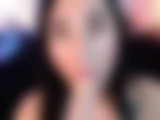 Chloe-Brm's Live Sex Cam Show