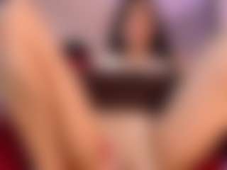 Chloe-Brm's Live Sex Cam Show