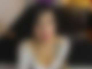 Chloe-Brm's Live Sex Cam Show