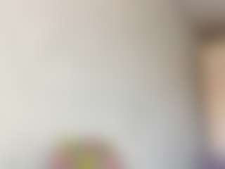 Live cam show with EdnaDellapina - Blue Eyes on madthumbs