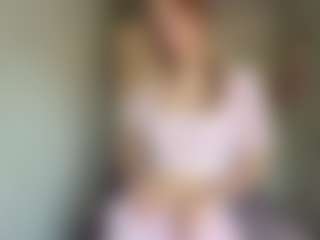 Live cam show with EdnaDellapina - College on Camsoda