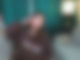 Live cam show with KarisaMaybee - New Shaved Pussy on SmokeAndPoke