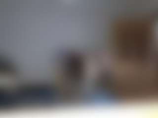 Live cam show with KittyWillsey - Brown Hair on StripNow