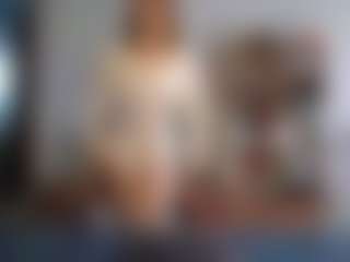 Live cam show with KittyWillsey - College Brown Hair on liverealitysex.com