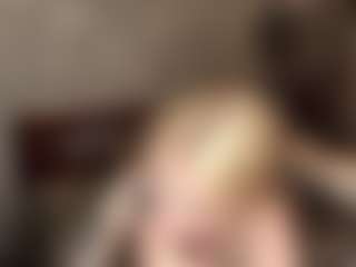 MaxieBevil's Live Sex Cam Show