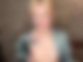 MaxieBevil's Live Sex Cam Show