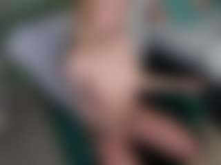 Live cam show with Roni-Lane - Blue Eyes on livesuperchat.net