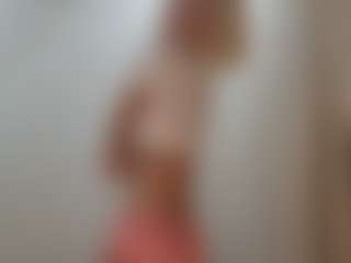 Live cam show with TeressaEstabrooks - Petite Young Adult on Camsoda