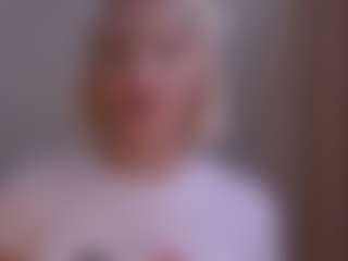 Live cam show with TeressaEstabrooks - Granny Blonde Hair on CamSodaAdn