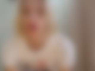 Live cam show with TeressaEstabrooks - Granny Squirt on studioflirtlive.com