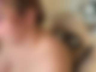 Live cam show with WetLuna1 - Handjob on Camsoda