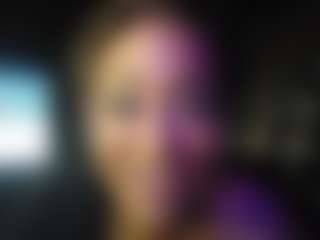Live cam show with LushDiamonds - Strip MILF on StripNow