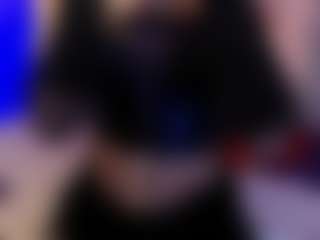 Live cam show with DaphneVelmont - Big Balls on xxxlivecams.org