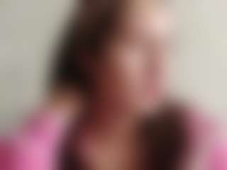 Live cam show with EffieBinn - Virgin on CamwithHer
