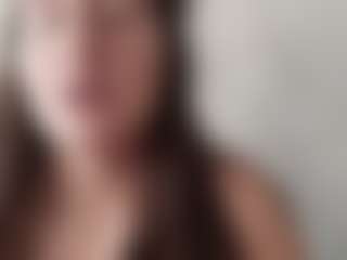 Live cam show with EffieBinn - Teasing on Uber Horny