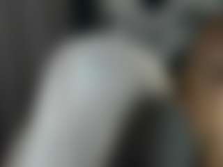 Live-Cam-Show mit Elyra-Zyra - Brown Hair auf Camsoda