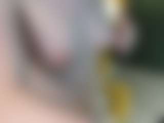 Live cam show with Elyra-Zyra - Spanks on SquirtSoMuch