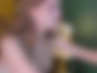 Live cam show with Elyra-Zyra - Spanks on madthumbs
