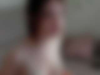 Live cam show with Elyra-Zyra - Spanks on CamSodaAdn