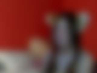 Live cam show with Elyra-Zyra - Spanks on Free Soda