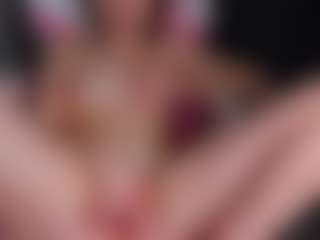 Live cam show with Elyra-Zyra - Spanks on Camiplay Live