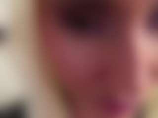 Live cam show with NicolleCliche - New Foot Fetish on Dare Cams