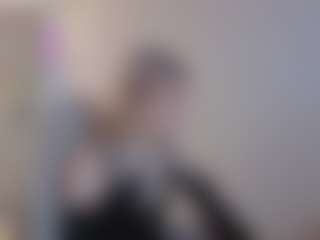 Live cam show with Megg-bb - Babygirl on livesuperchat.net
