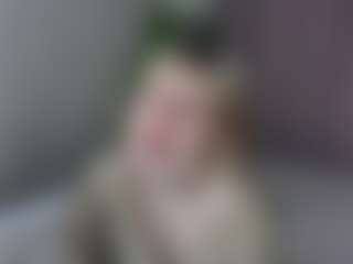 Live cam show with Megg-bb - Teasing on Livezox