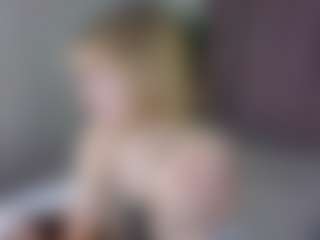 Live cam show with Megg-bb - Oil on Milfs Live
