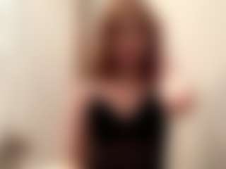 Live cam show with RubyeHieber - Blowjob on UwU Esports