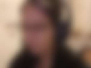 Live cam show with Mia - Worship on mypornchat.com