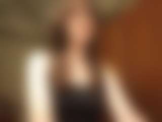 Live cam show with KimberleeTa - Skinny on CamSodaAdn