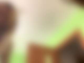 Live cam show with Selena - Green Eyes on Milfs Live