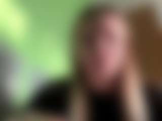 Live cam show with Selena - Facial Piercings on CamClone