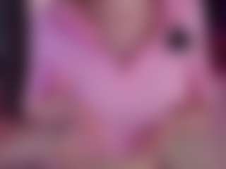 Live cam show with ArmandaBraggs - Brown Hair on Camsoda