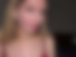 Bella's Live Sex Cam Show
