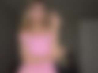 Live cam show with Bella - Green Eyes on Dolls Live