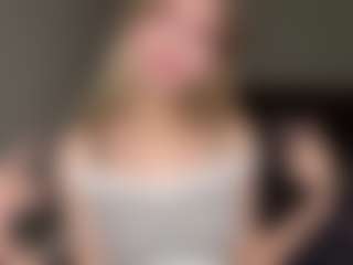 Bella's Live Sex Cam Show