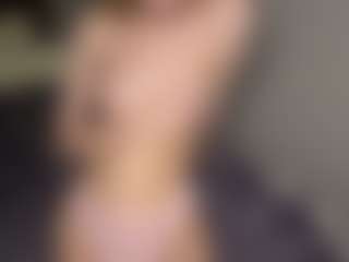 Live cam show with Bella - Blonde Hair on Dare Cams