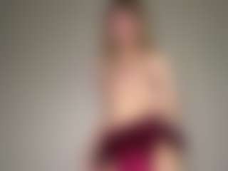 Bella's Live Sex Cam Show