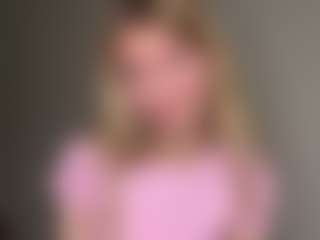 Bella's Live Sex Cam Show