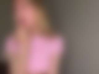 Bella's Live Sex Cam Show
