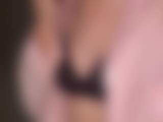 Bella's Live Sex Cam Show