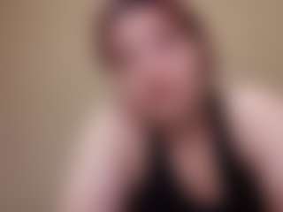 Live cam show with CathyGeffken - Smoking on madthumbs