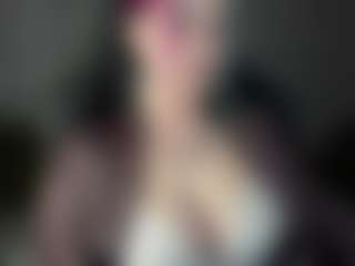 Live cam show with Neon-Baddie - Green Eyes on googirlz